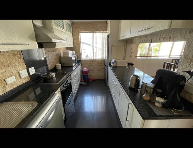 3 BEDROOM TOWNHOUSE FOR SALE IN ESSENWOOD